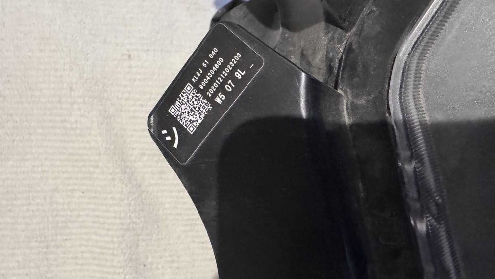 Продава се фар за Mazda CX-5
2017-2021