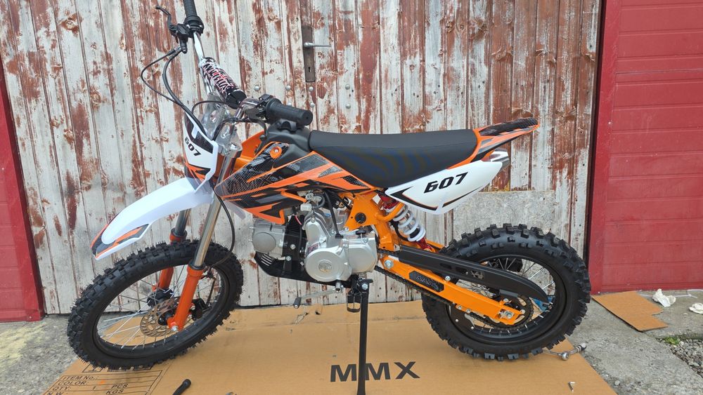Vând motor de Cross  de 125 cc in 4 timpi  NOU 2026   Germania  699€ fix! ! !