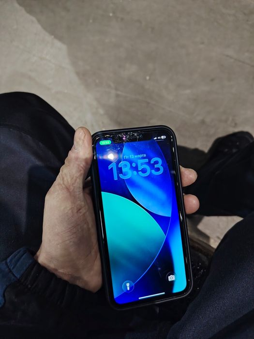 Продаю iPhone 11