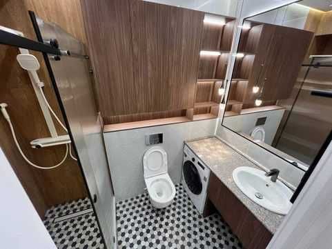 Красивая евро студия у метро Миллий бог Дружба Народов 1/6/11