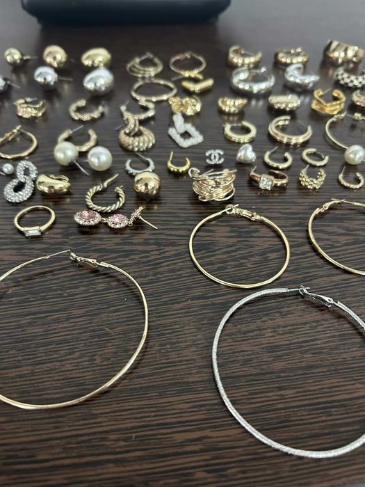 Lot accesorii argintii aurii inele cercei bratari