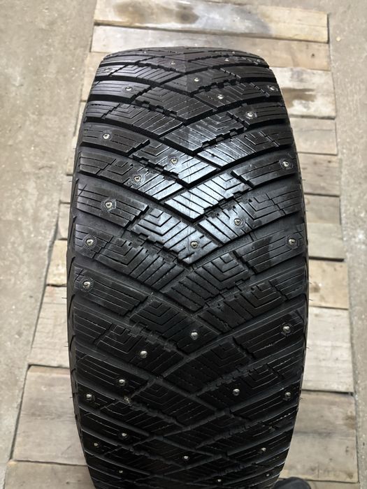 резина шипованная