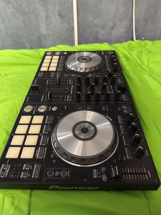 Pioneer DDJ-SR – Serato DJ контролер, отлично състояние