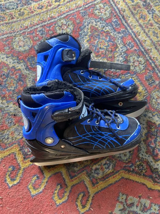 Продаи коньки ..