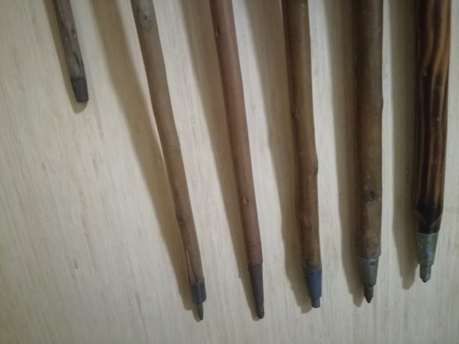 Ретро стари алпийски бастуни,бамбук,баварски,баджове,значки