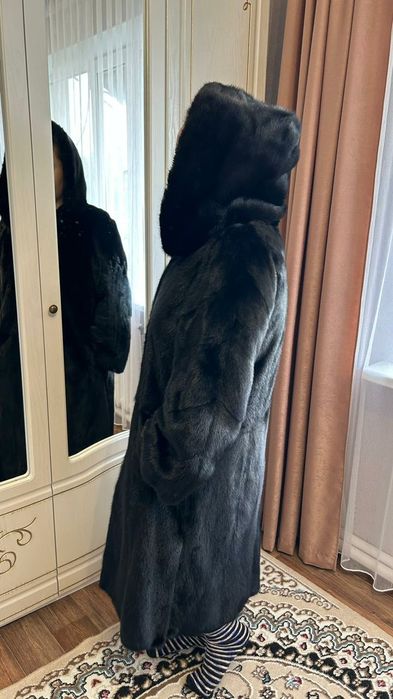 Продам норковую шубу