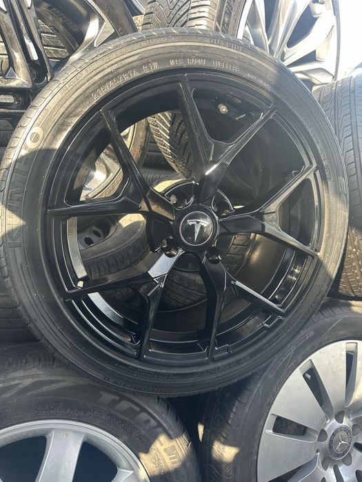 Nev fason qora glansivey r17