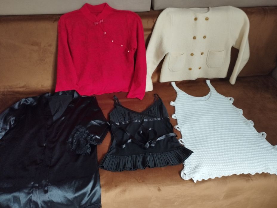 Продам женские вещи.