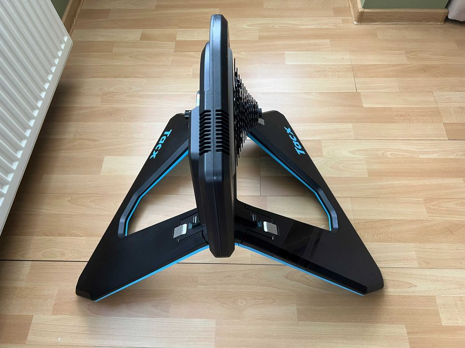 Home trainer Tacx NEO 2T Smart + Pachet accesorii