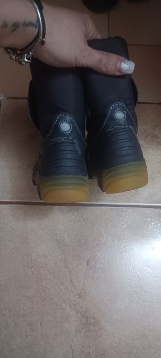 Încălțăminte de iarna cu luminite
