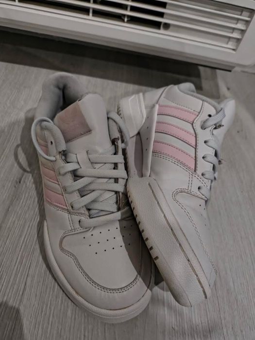 Дамски обувки Адидас