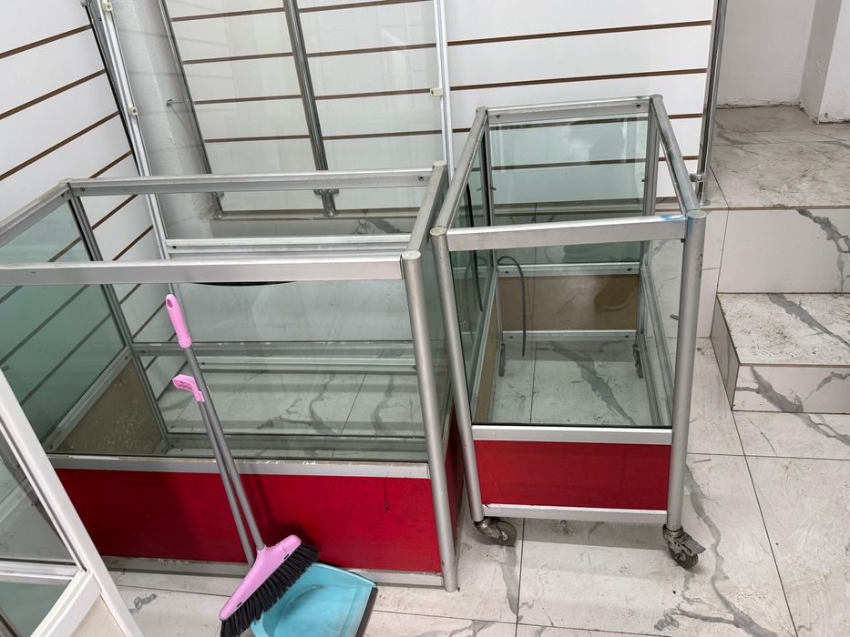 Продам торговые ветрины