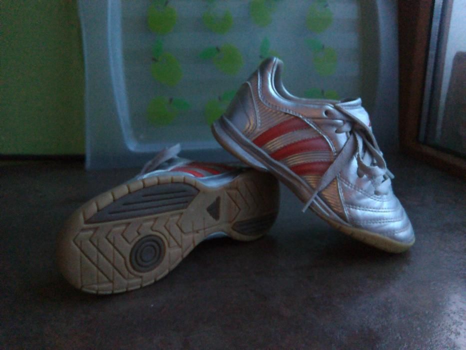 детски маратонкиAdidas кецове,футболни обувки,адидас,номер 30 за момче
