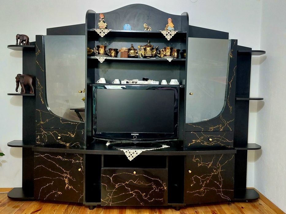 Холна секция в черно