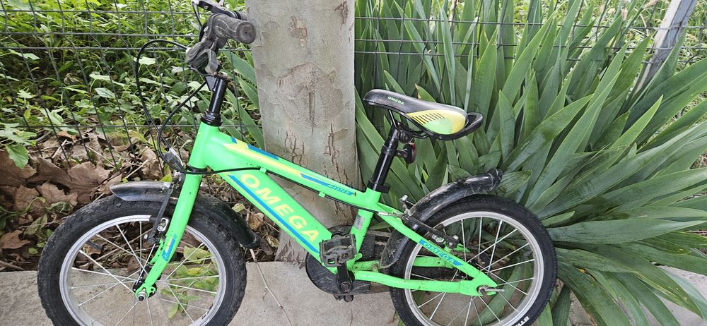 Vând 2 biciclete omega pt copii intre 4-6 ani