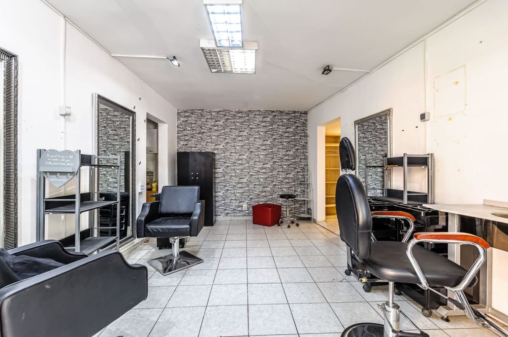 Inchiriez sau vand apartament spatiu comercial zona gări