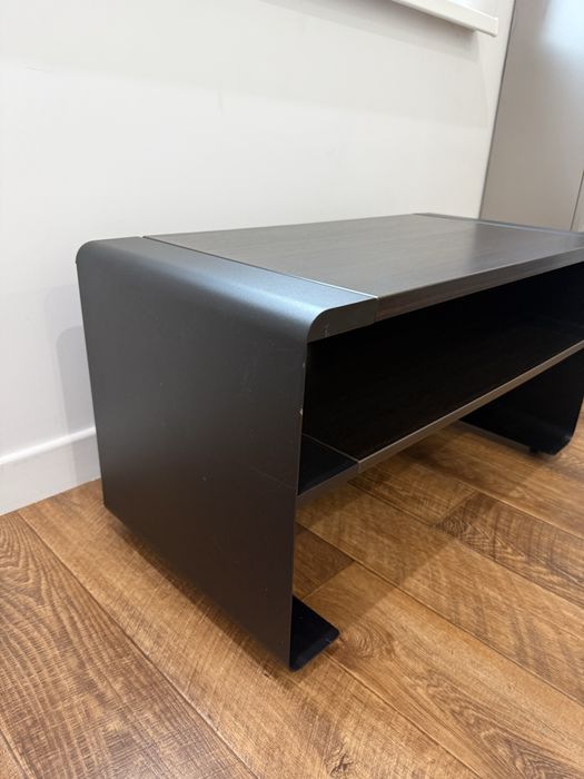 ТВ тумба в очень хорошем состоянии