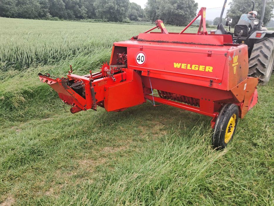 balotiera marca Welger AP 42
