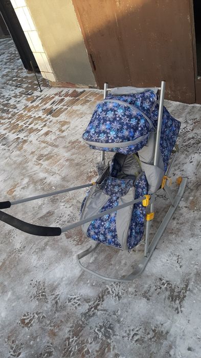 Продаю санки детские утеплённые.