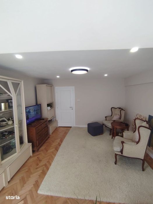 Apartament 4 camere 95 mp Central bloc anvelopat, finisat, mobilat