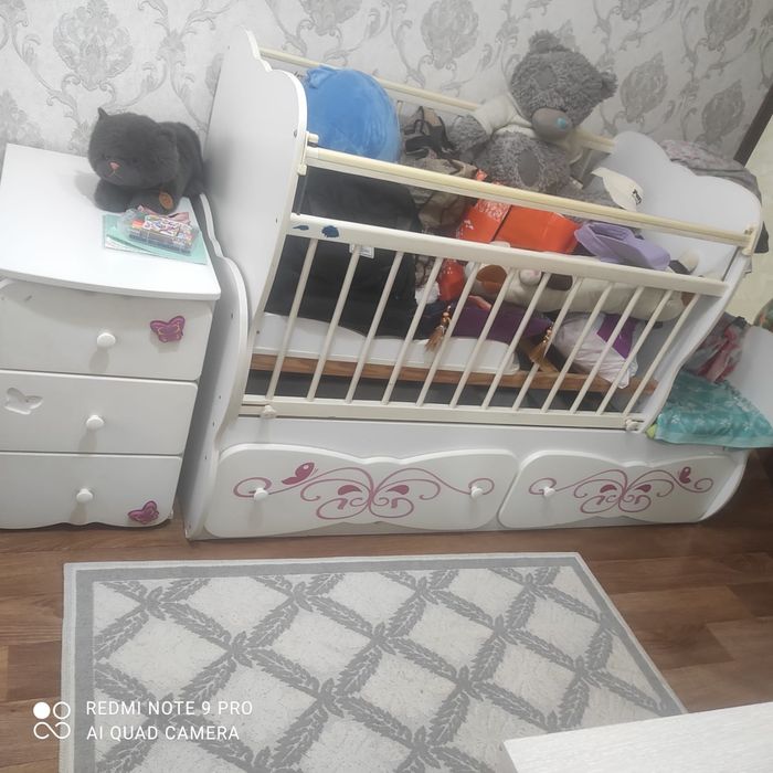 Детская кроватка с тумбочкой