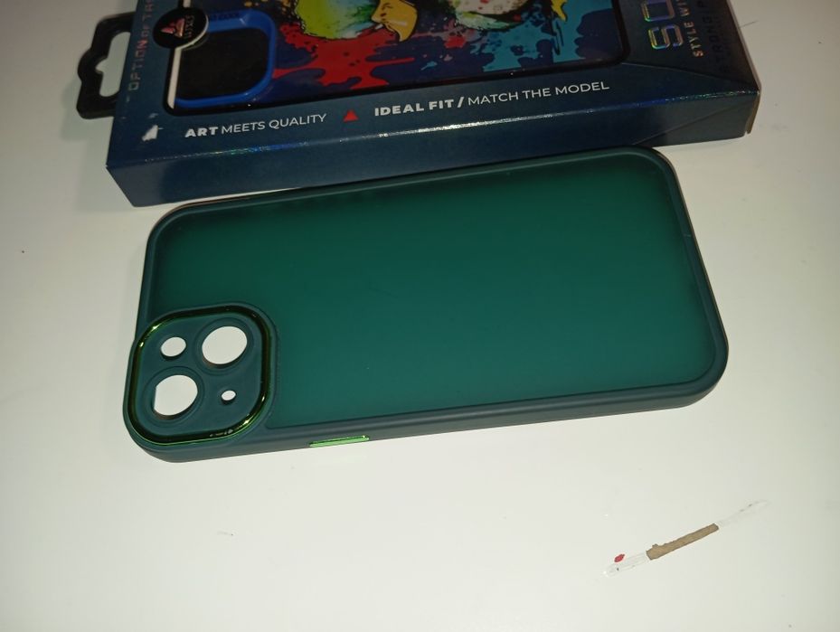 Кейс за Айфон 13