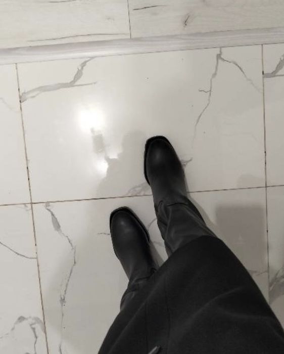 Продам новые зимние сапоги.