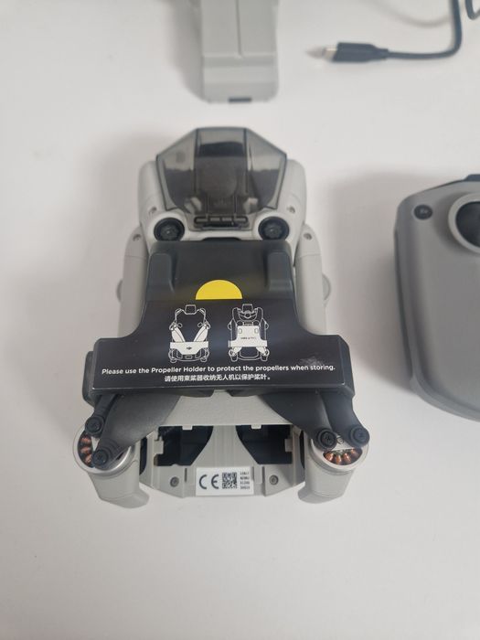 Dji mini 4 pro.aproape noua