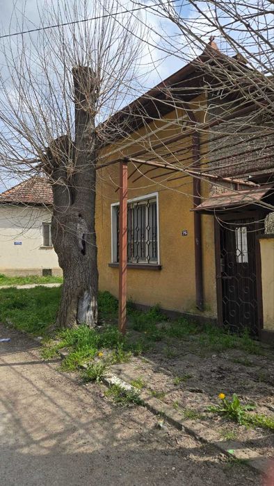 Продавам група от къщи в с.Катунец, Ловешко