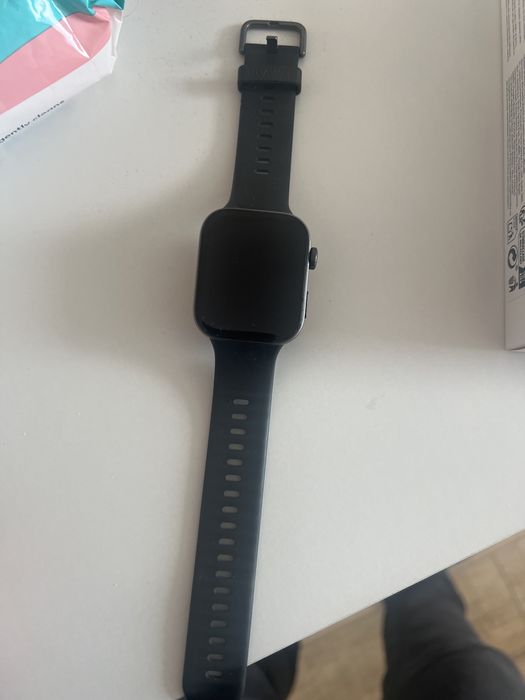 Часовник Huawei fit 3