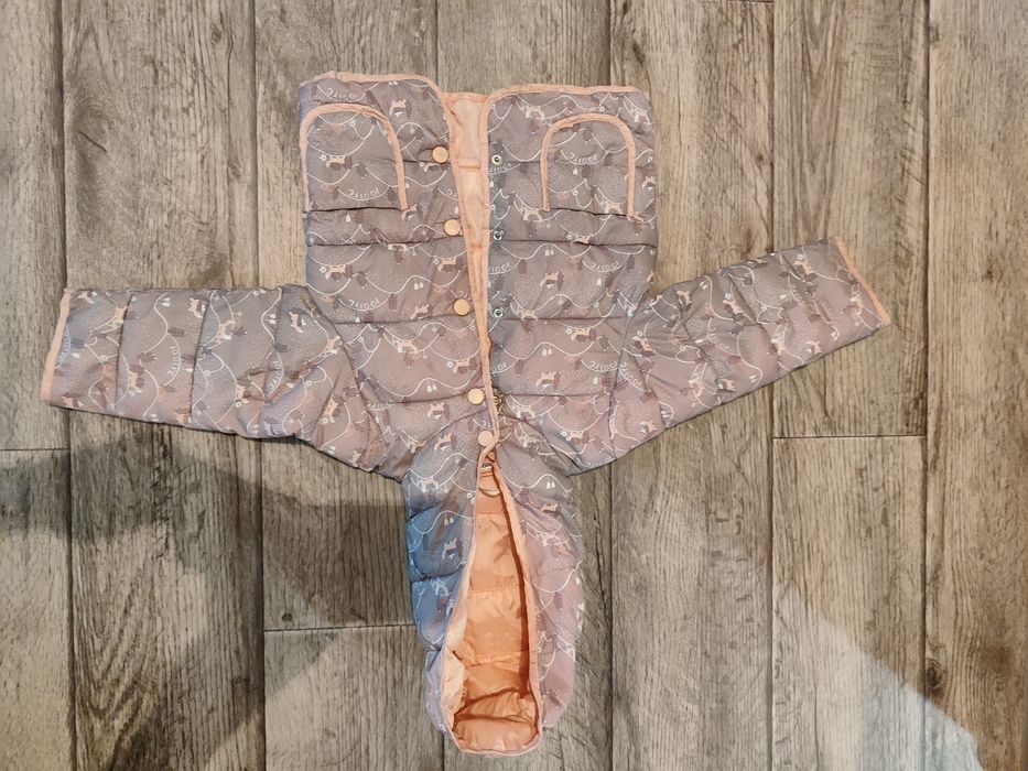 Куртки осень-весна и желетка на девочку