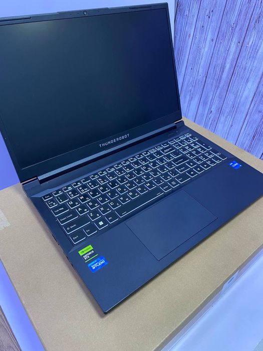 Ноутбук THUNDEROBOT / СТ 883424