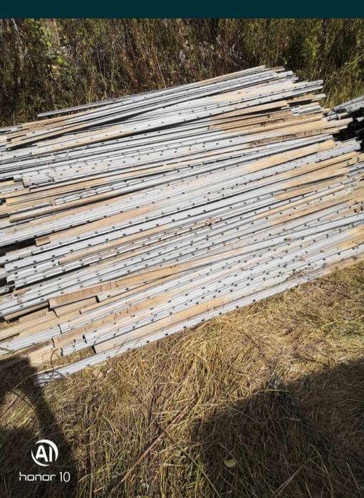 Vand stalpi metalici  galvanizati pt. Imprejmuiri si vita de vie