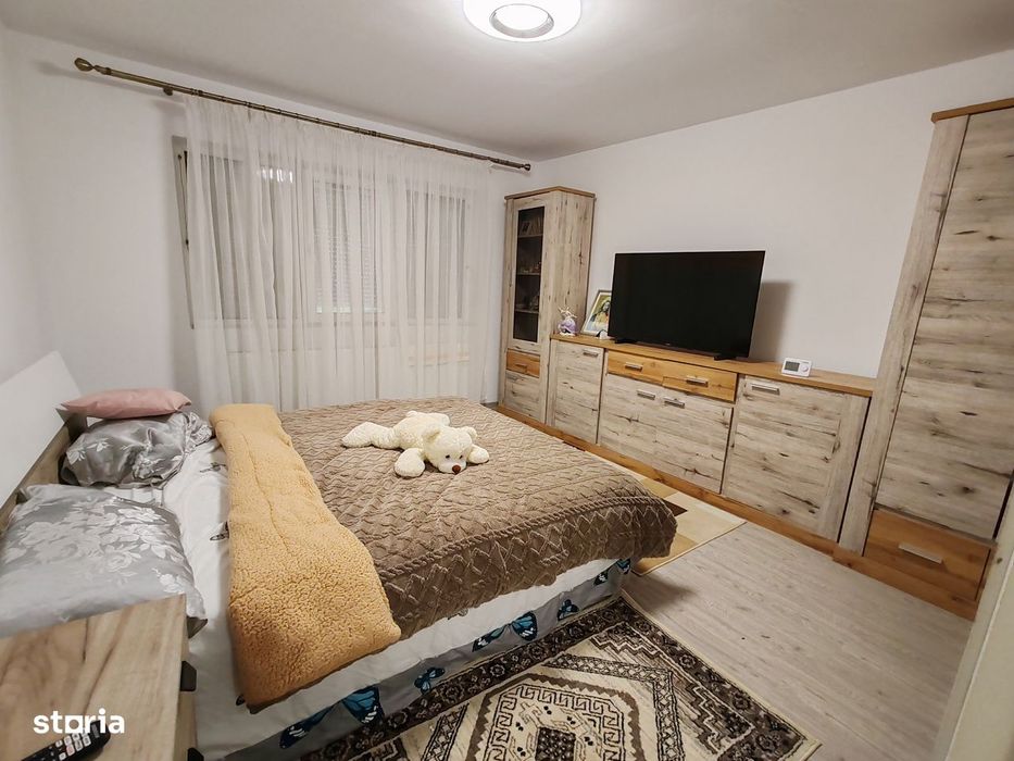 Apartament spatios, finisat complet, instalatii schimbate, caramida