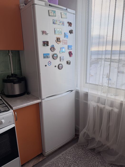 Холодильник INDESIT