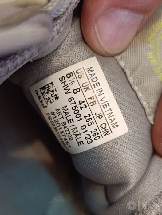 Кроссовки Adidas НОВЫЕ made in Vietnam 42 размер