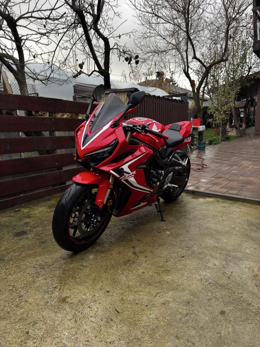CBR 650 R limitata A2 ( 35kw)