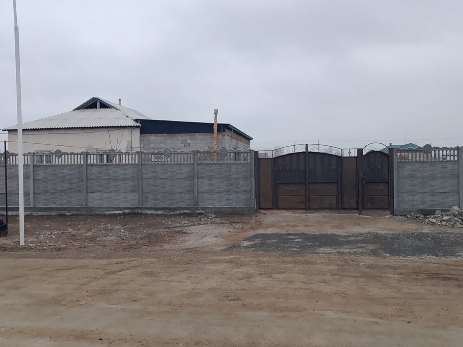 Үй сатылады  жағдайы орташа