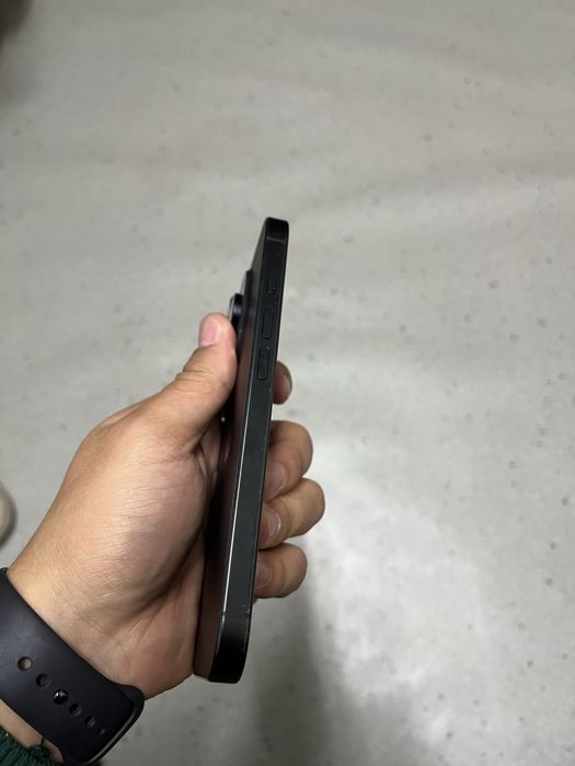 Продам Iphone 16 pro Срочно!!!