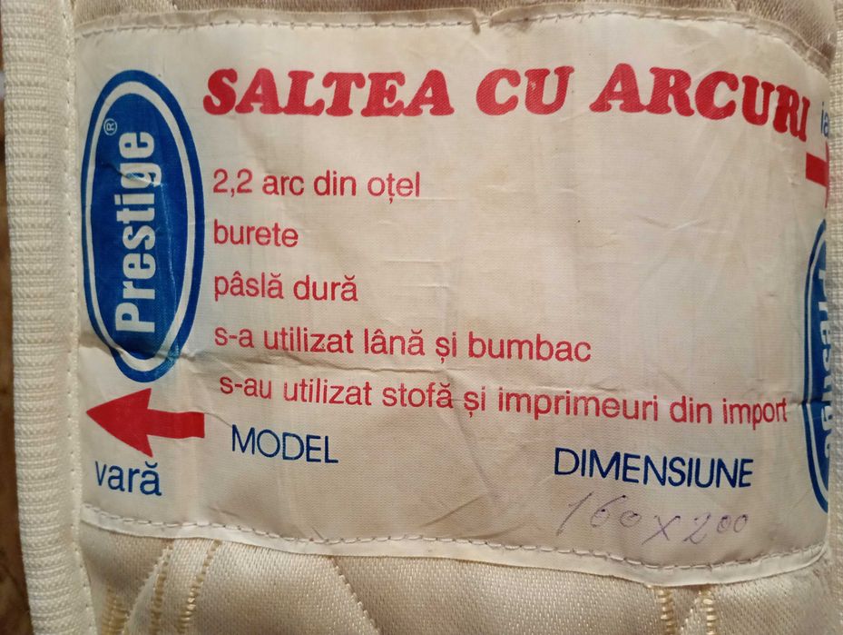 Saltea de pat de 20cm x 160cm x 200cm Folosita, Curata si fara Rupturi
