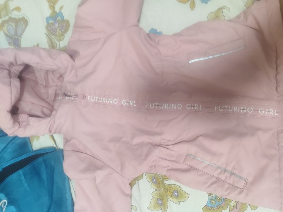 Продам курточку на девочку