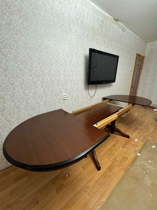 Стол раздвижной в гостиную