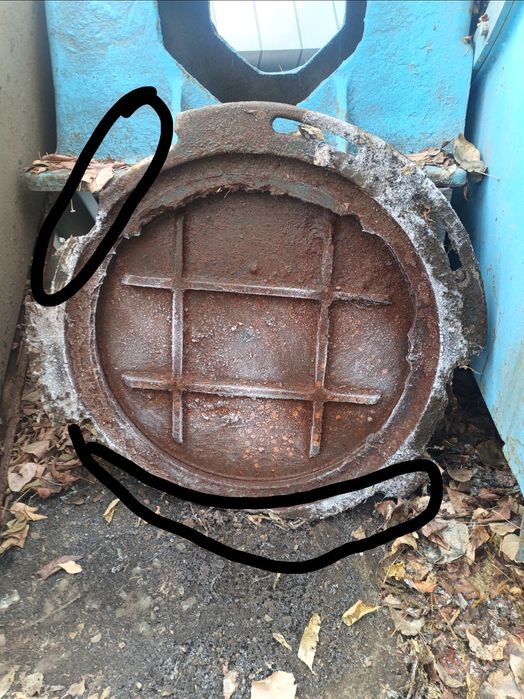 Люк канализационный