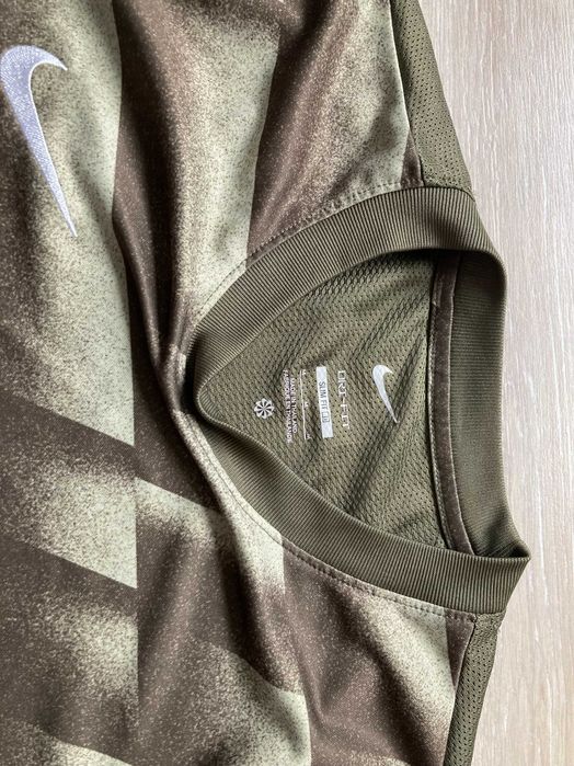 Найк Nike FC Dri Fit мъжка тениска размер M Slim Fit
