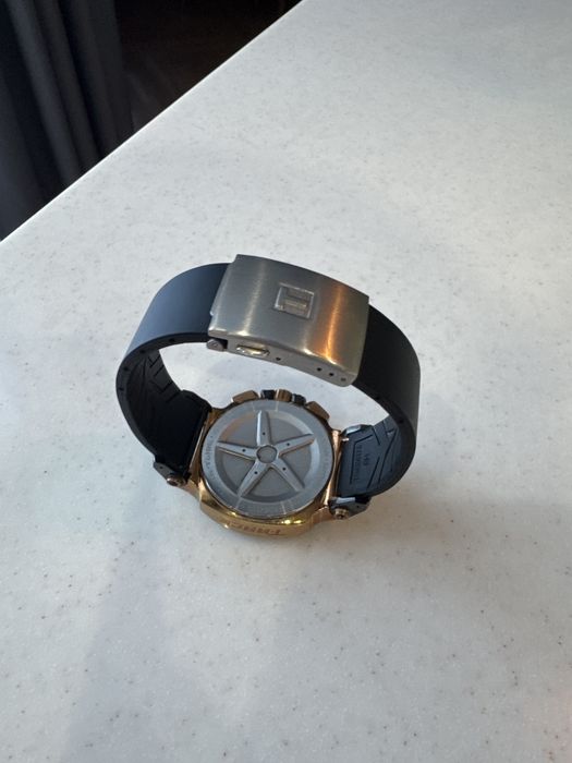 Продаю часы Tissot T race