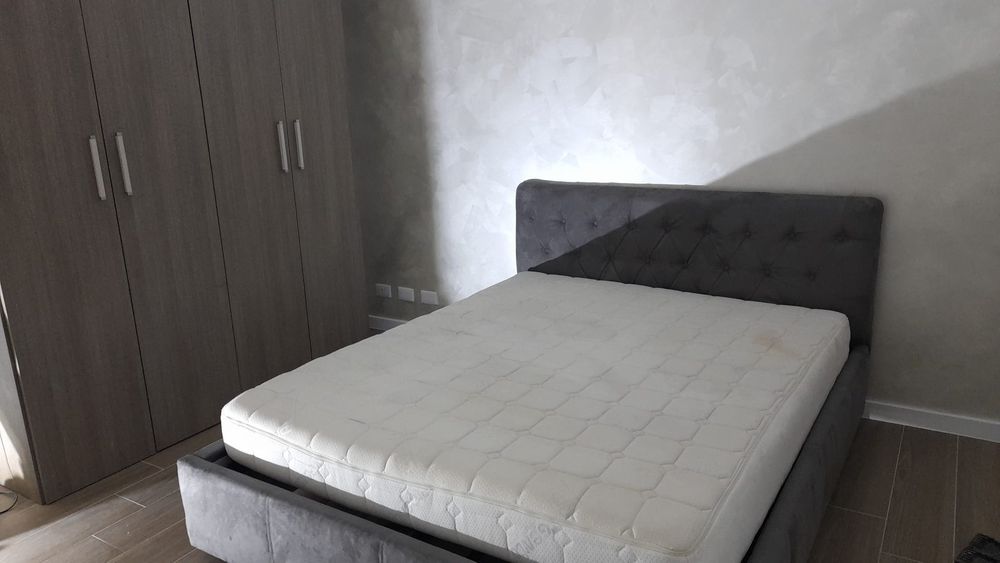 Inchiriez casă in duplex