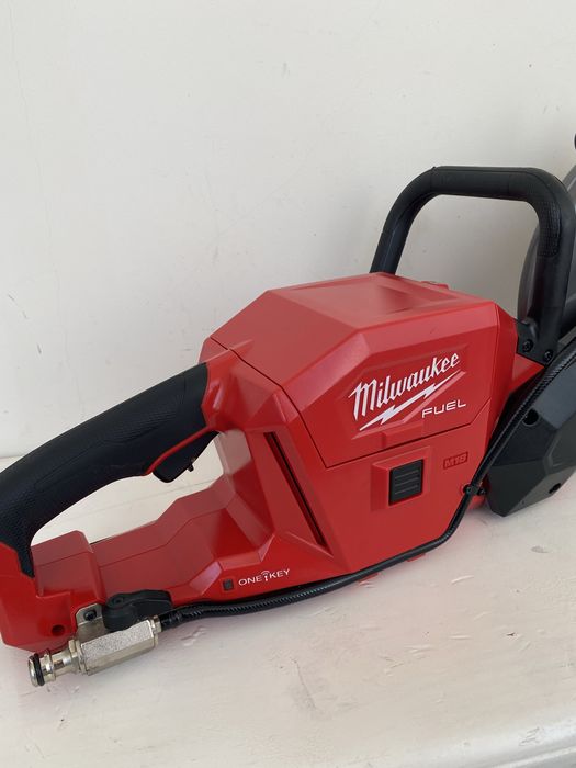 Milwaukee M18 FCOS 230 Brushless 2025 Debitator
