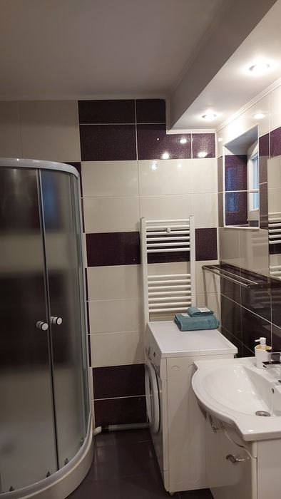 Închiriez garsoniera