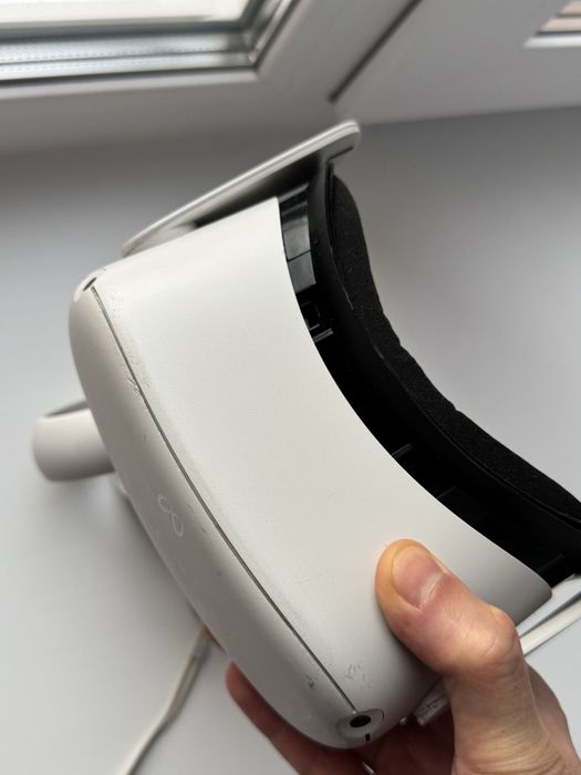 Продам Oculus Meta quest 2
