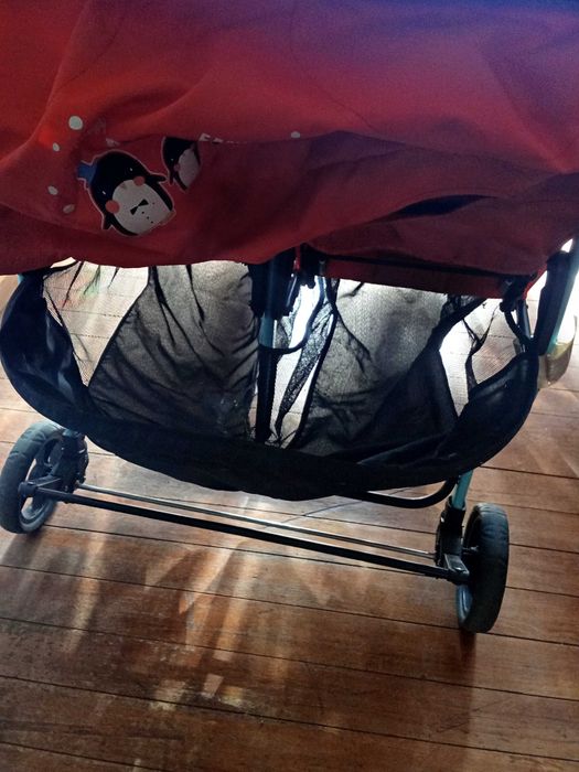 Количка за близнаци